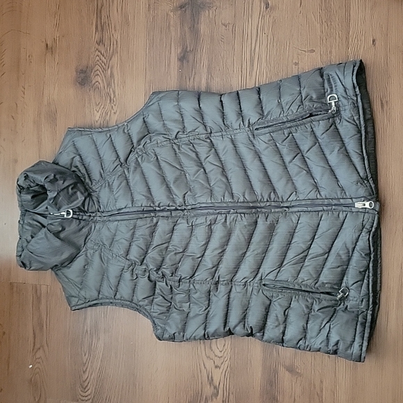 Ariat Jackets & Blazers - Ariat Down Vest